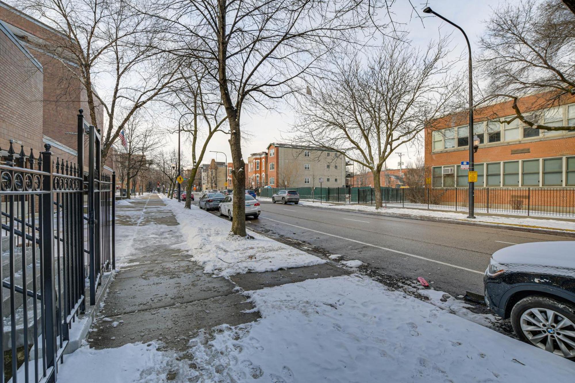 Spacious Condo With Deck About 3 Mi To Downtown Chicago! מראה חיצוני תמונה