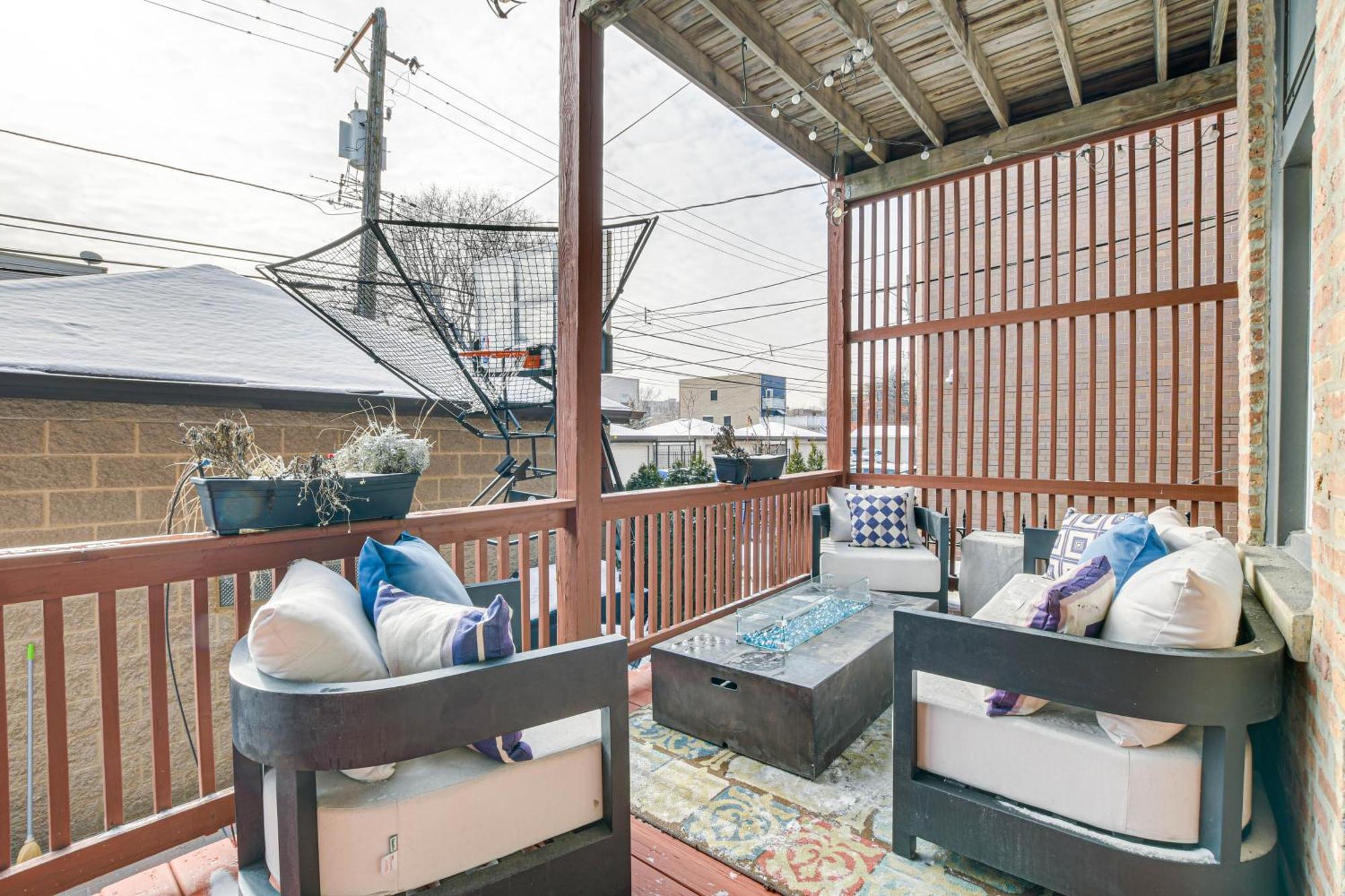 Spacious Condo With Deck About 3 Mi To Downtown Chicago! מראה חיצוני תמונה